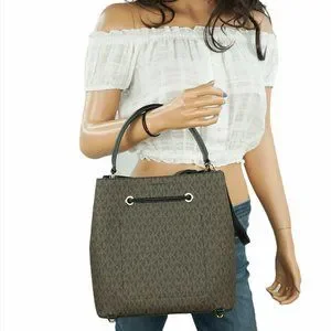 Michael Kors | Bags | Michael Kors Suri Large Bucket  display picture 1